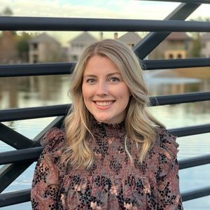 Meet your Posher, Caitlin